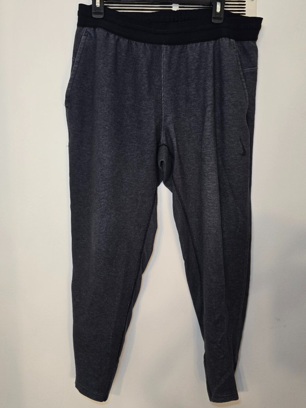 Nike Yoga Restore Joggers Men’s Large Gray Heather Dri-FIT CU6782-010 Stretch